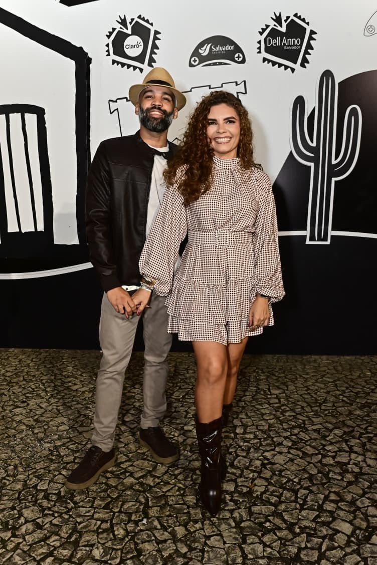 Roberto Luís e Perla Souza