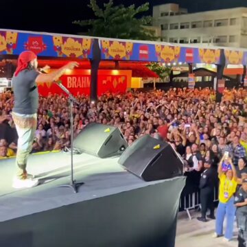Bell Marques arrasta multidão em show durante São João de Gravatá