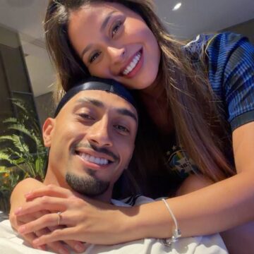 Esposa de Raphinha sofre ataques após jogo do Brasil e desabafa: ‘Crueldade’
