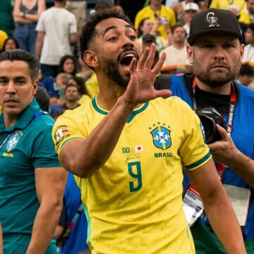 “Eu tenho cinco”: Matheus Cunha provoca e responde fala polêmica de jogador joponês