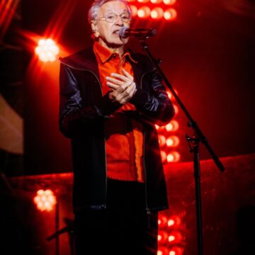Aos 83 anos, Caetano Veloso mostra disposição durante show em São Paulo