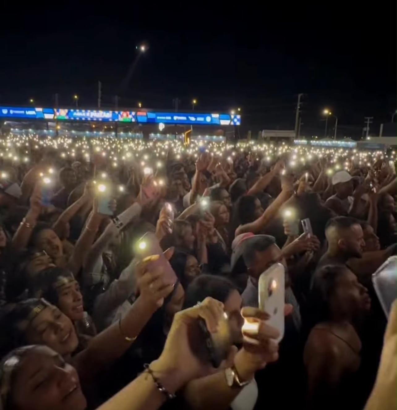 Calcinha Preta emociona público no encerramento do São João de Petrolina