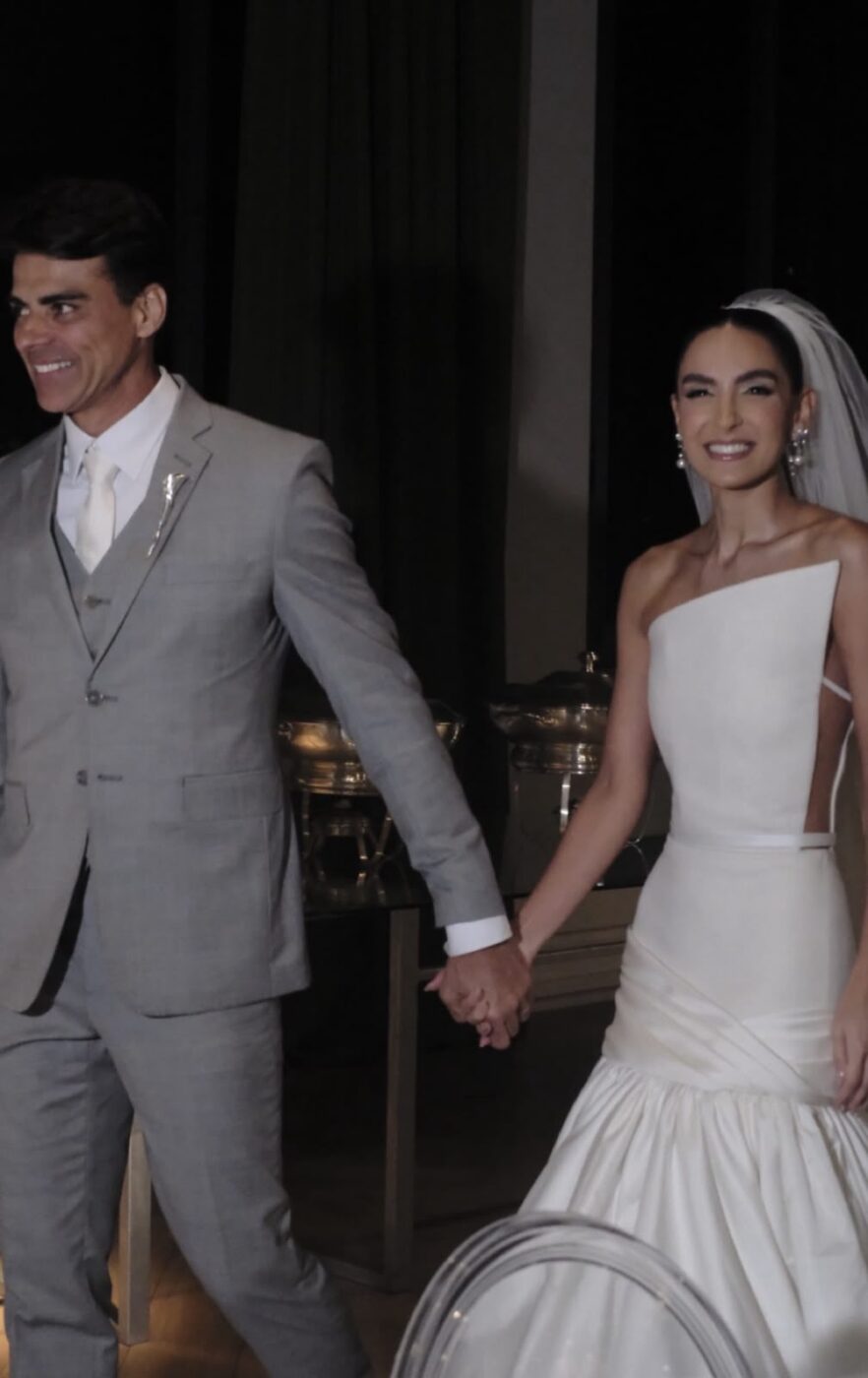 Casamento de Carolina Furtado e Franco Tenisi reúne cerca de 400 convidados em Pedra Azul; veja fotos