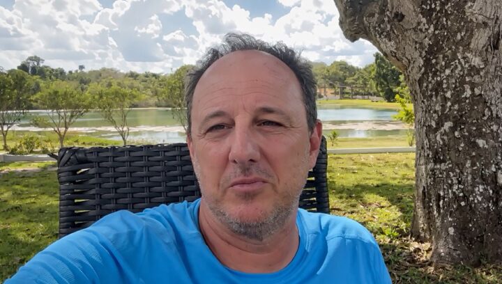Goleiro Vozinha cita Rogério Ceni como inspiração e recebe mensagem do técnico do Bahia
