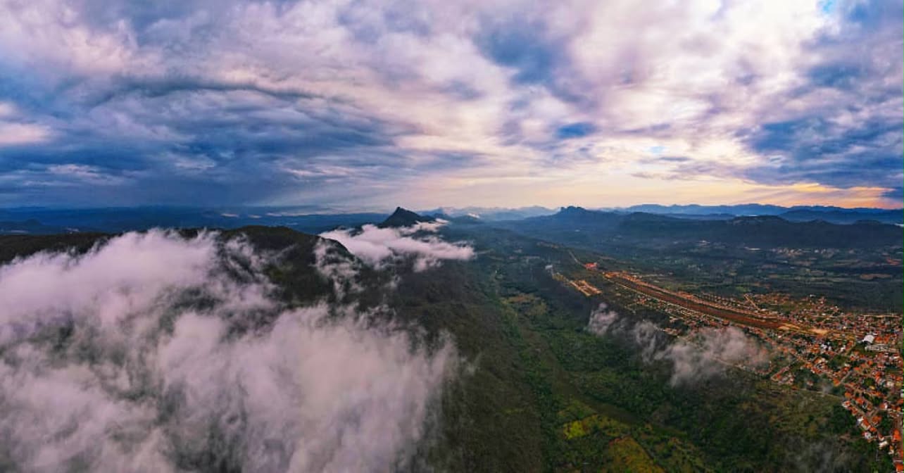 Cidade na Bahia atrai turistas com temperaturas de 12°C, paisagens de montanha e cafés premiados