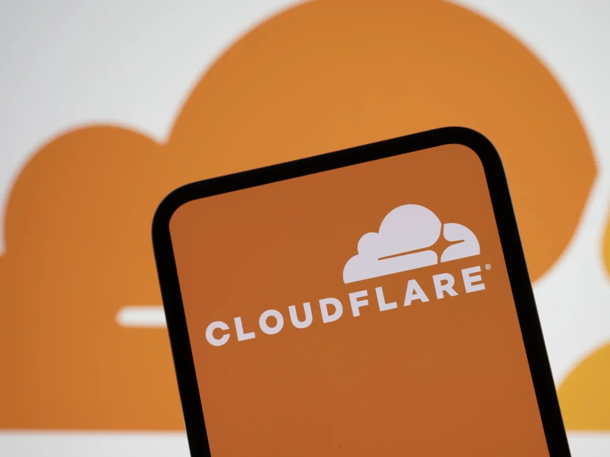 Cloudflare registra instabilidade e afeta acesso a Dashboard e APIs nesta sexta-feira
