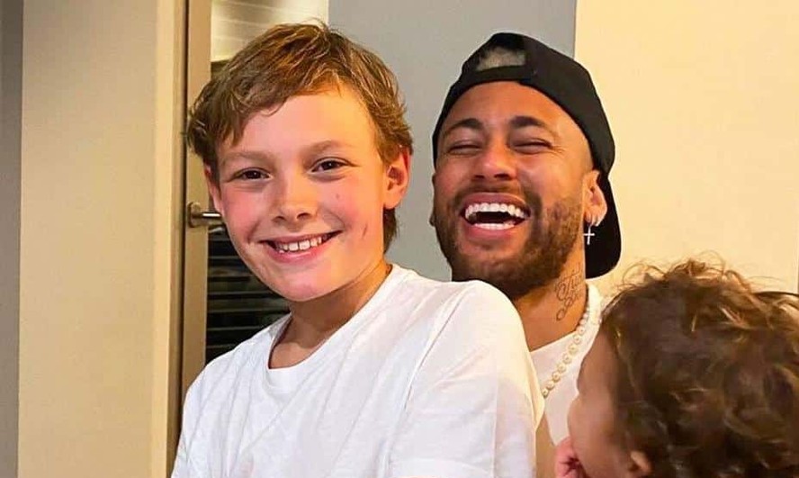 ‘Meu pai já joga’: filho de Neymar surpreende influenciador ao recusar ingressos VIP para jogo do Brasil