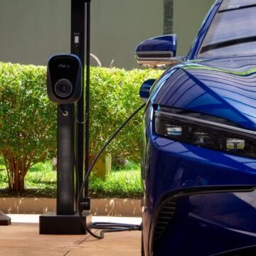 Lei garante instalação de carregadores para carros elétricos em condomínios da Bahia
