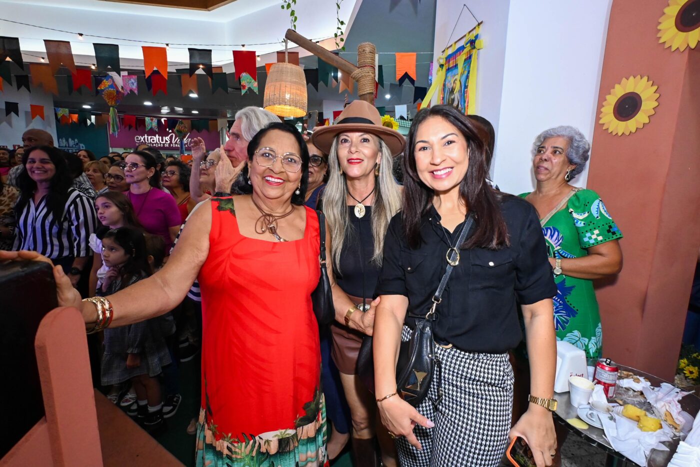 Sulimar Diamantino, Joelma Duque e Maíra Diamantino