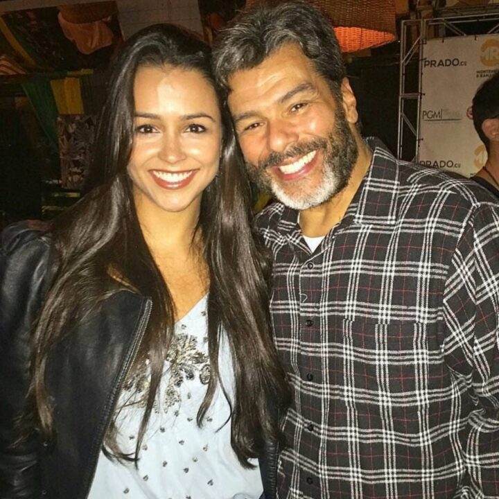 Mauricio Mattar chama atenção ao postar foto inédita com filha de 35 anos