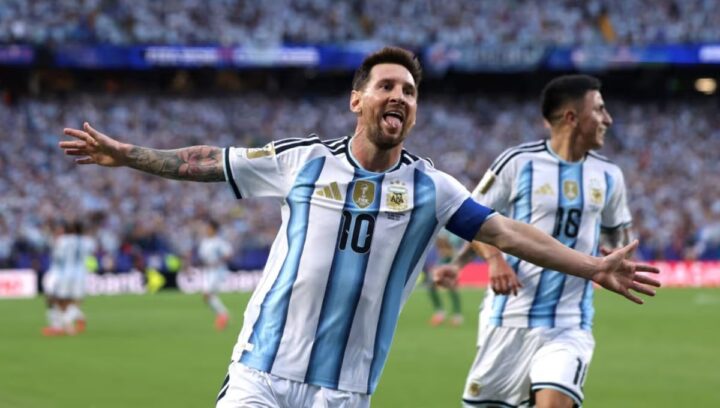 Argentina vence Argélia por 3 a 0 com hat-trick de Messi e lidera Grupo J da Copa; veja gols