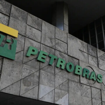 Petrobras reduz preço do diesel em R$ 0,35 por litro e desconto entra em vigor nesta segunda (1º)