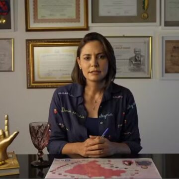 Michelle Bolsonaro deixa de seguir Eduardo e Carlos após crise na família