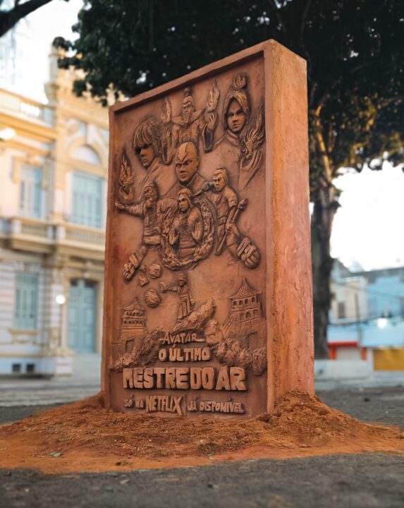 Netflix anuncia nova temporada de série com escultura de terra em cidade baiana