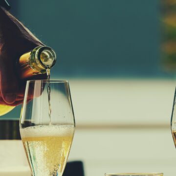 Paris proíbe consumo de álcool em locais públicos durante onda de calor