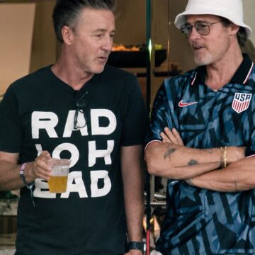 “Falando sozinho”: Edward Norton conversa com Brad Pitt em jogo da Copa e meme de Clube da Luta viraliza