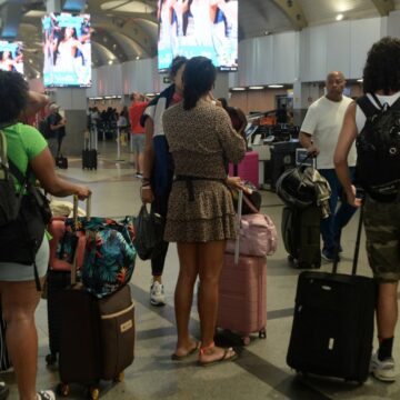 Salvador recebe mais de 760 mil turistas em maio e registra alta na receita do setor