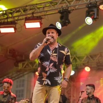 Pelourinho reuniu milhares de pessoas na abertura do São João da Bahia com shows e transmissão de jogo do Brasil