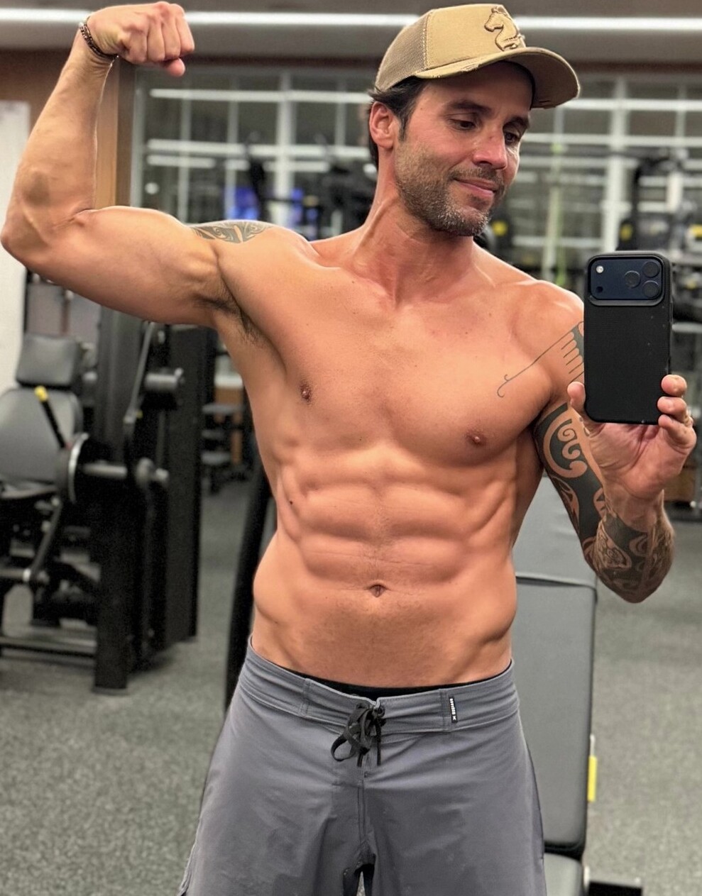 Após lesão, Daniel Cady impressiona ao exibir corpo definido: ‘Voltando’