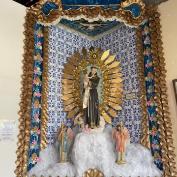 Altar de cinco metros no Carmo marca 20 anos de celebração a Santo Antônio