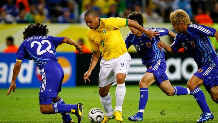 Brasil já venceu Japão na Copa do Mundo em jogo que reuniu Pelé, Zico, Ronaldo e Ronaldinho