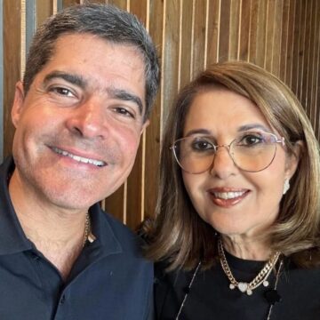 ACM Neto homenageia a mãe no aniversário com declaração emocionante