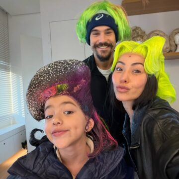 Sabrina Sato entra na brincadeira e participa do ‘Dia do Cabelo Maluco’ com a filha