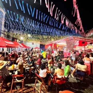 Arraiá do Largo da Saúde mistura São João e Copa do Mundo em Salvador
