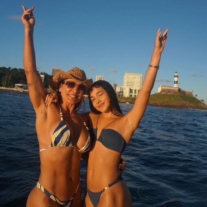 Filha de Scheila Carvalho e Tony Salles completa 16 anos e beleza impressiona: ‘Igual a mamãe’