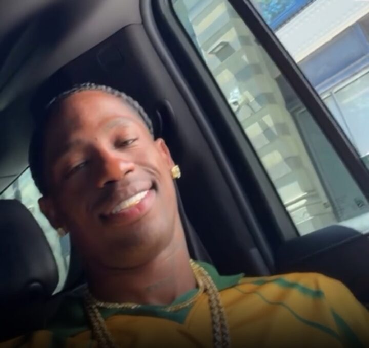 Vini Jr. dá camisa assinada a Travis Scott após rapper torcer pelo Brasil na Copa