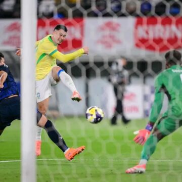 Brasil vira sobre o Japão nos acréscimos e avança na Copa do Mundo