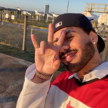 Zé Felipe desembarca em Salvador para show no São João