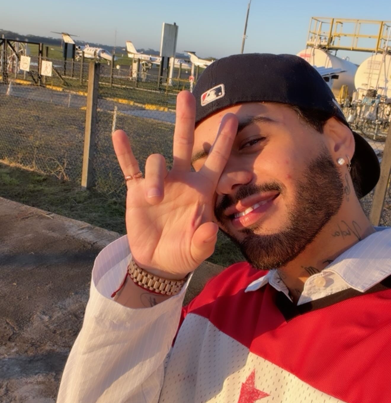 Zé Felipe desembarca em Salvador para show no São João