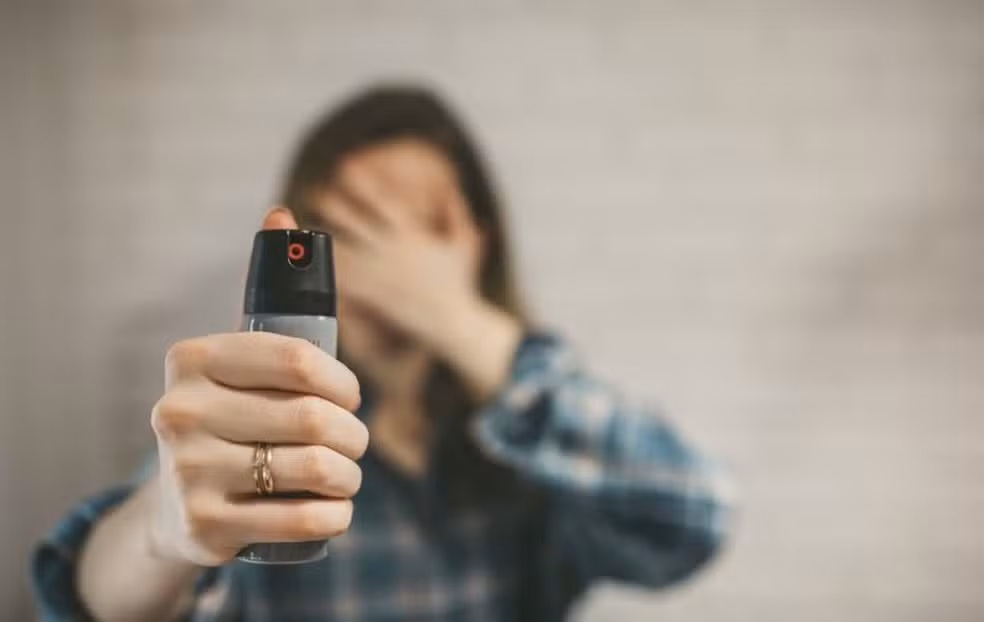 Spray de pimenta para mulheres: Guarda Municipal de Salvador orienta sobre uso seguro