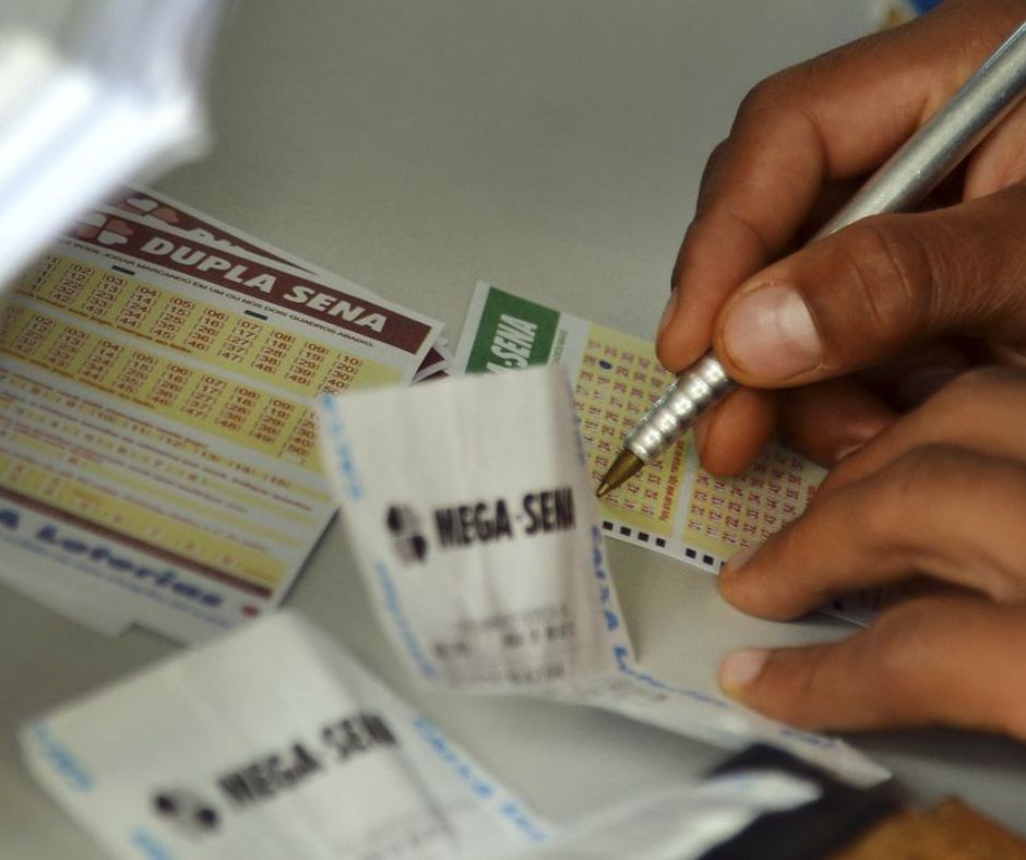 Mega-Sena acumula novamente e prêmio principal vai para R$ 45 milhões