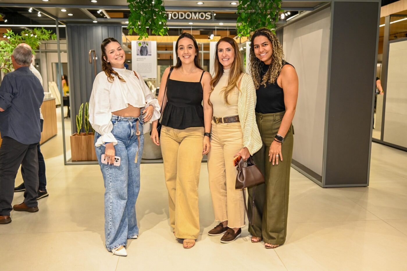 Maria Luísa Ribeiro, Brenda Lins, Tatiana Melo e Flávia Serrano
