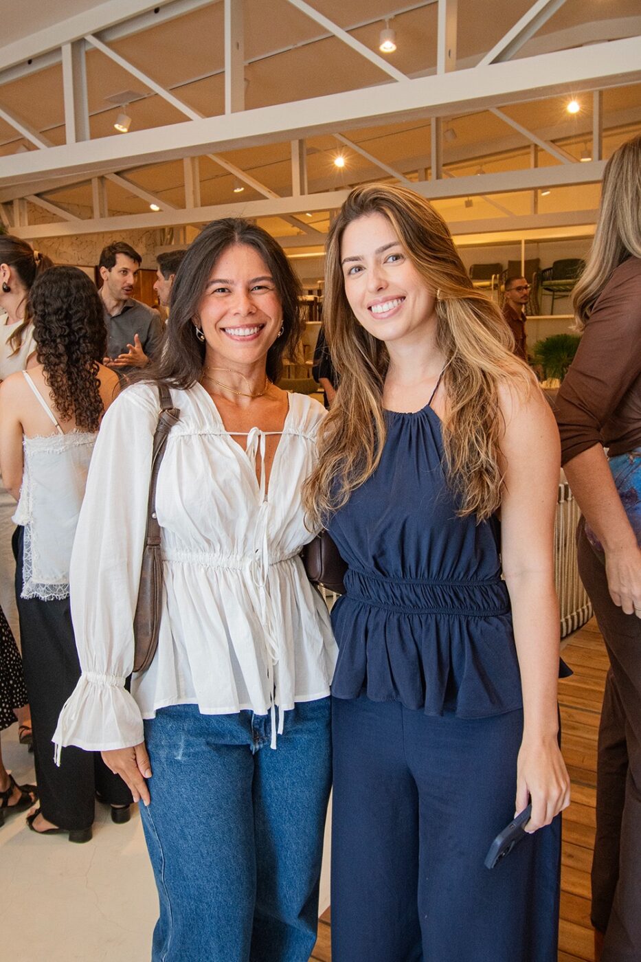 Débora Sampaio e Vanessa Farjala