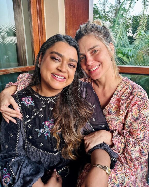 Carolina Dieckmann explica silêncio sobre documentário em homenagem a Preta Gil: “Ainda está muito difícil”