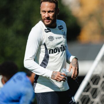 Neymar está de volta! Santos confirma presença do craque em jogo contra a Chapecoense