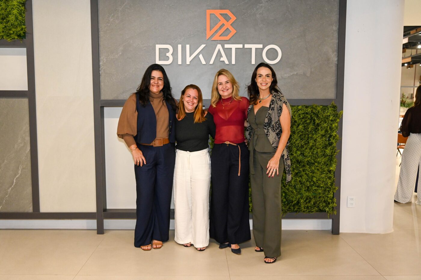 Gabi Diniz, Ane Perazo, Valéria Escariz e Shirley Galvão