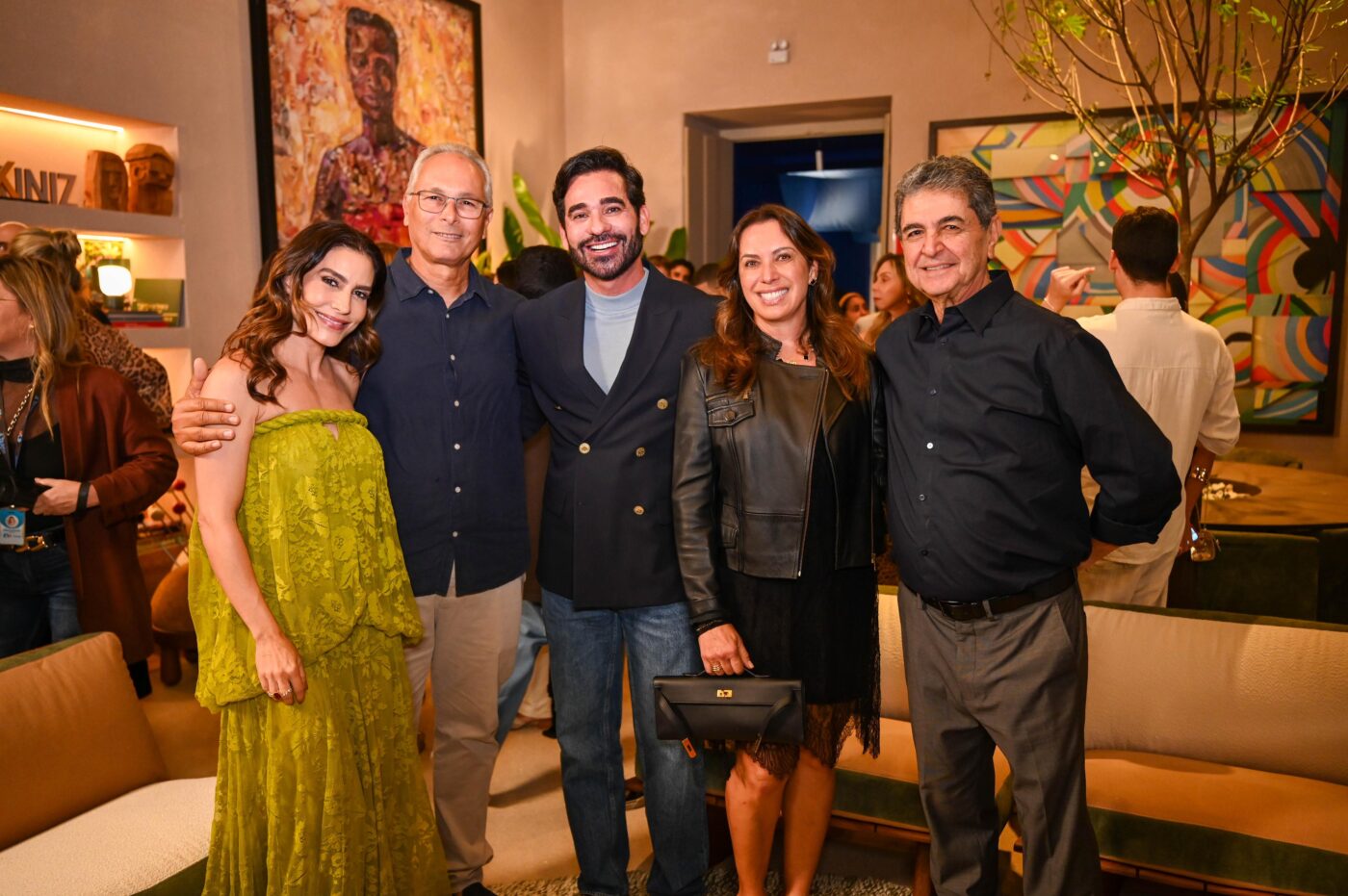 Ticiana Villas Boas, Alex Sá, Marlon Gama, Nívea Oliveira e Paulo Darzé