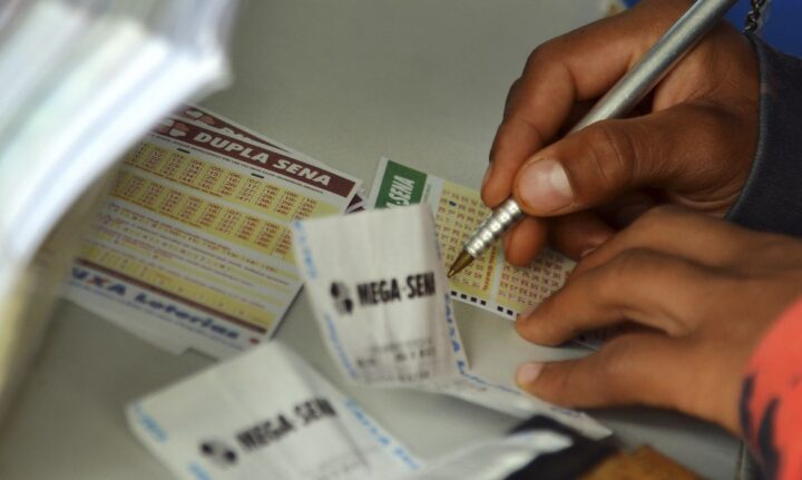 Mega-Sena acumula e próximo prêmio chega a R$ 30 milhões; confira os números sorteados