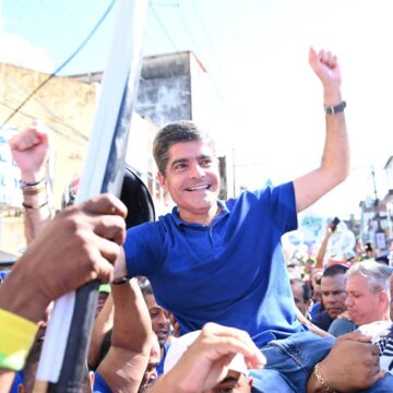 ACM Neto defende união da oposição e diz que Bahia precisa de “nova independência” no 2 de Julho