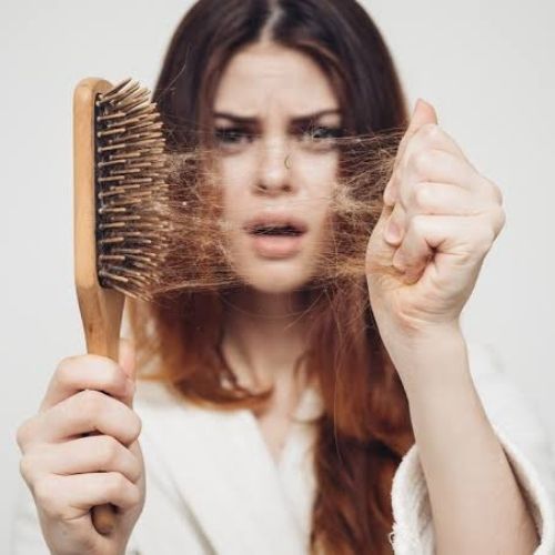 Quem usa canetas emagrecedoras pode perder cabelo? Veja o que se sabe até agora
