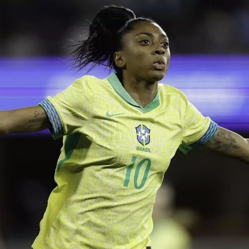 Kerolin faz história em transferência para o Barcelona, mas valor é 25 vezes menor que o dos astros do Brasileirão