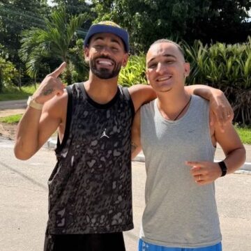 João Gomes surpreende Matheus Cunha com presente após homenagem ao álbum ‘Dominguinho’ na Copa