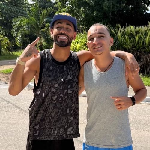 João Gomes surpreende Matheus Cunha com presente após homenagem ao álbum ‘Dominguinho’ na Copa