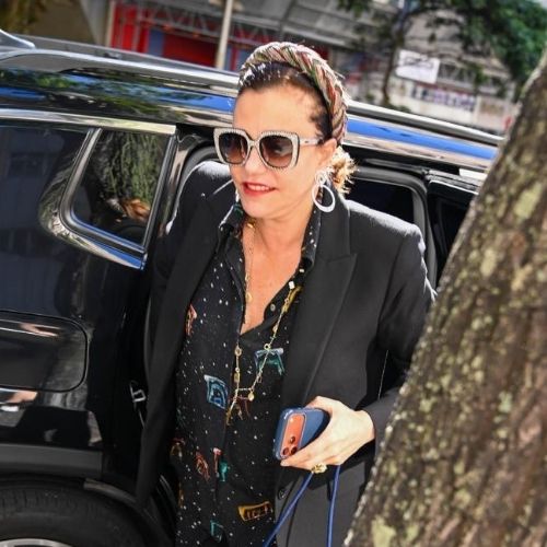 Narcisa emociona ao falar de Preta Gil em missa: ‘Ela era pura alegria’