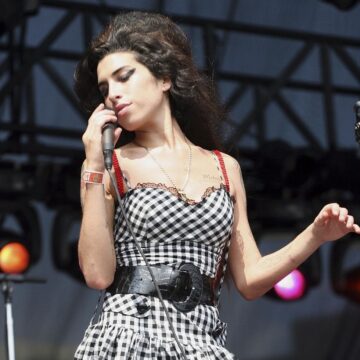 15 anos sem Amy Winehouse: veja as músicas mais tocadas e regravadas da cantora no Brasil