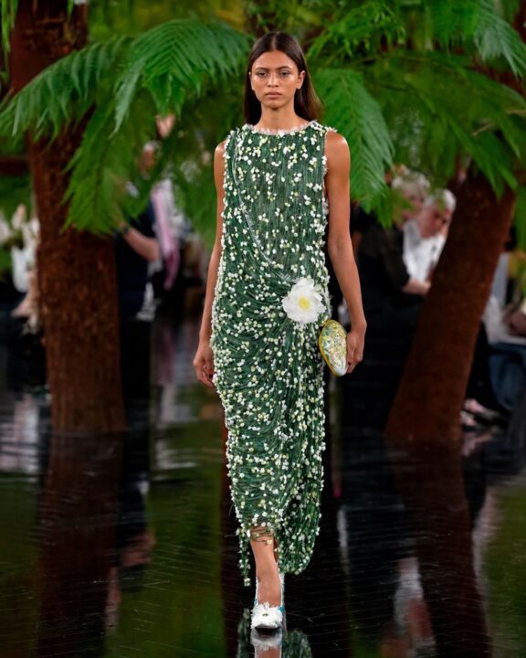 Baiana que estrelou campanhas para Chanel e Dior Beauty mira temporadas de Paris, Milão, Londres e Nova York